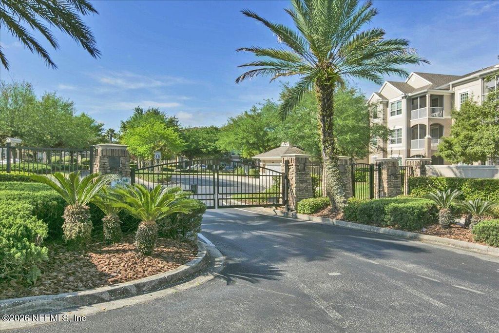 7990 BAYMEADOWS Road E 422, Jacksonville, FL 32256