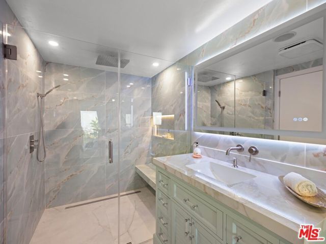 8380 Hollywood Boulevard, Los Angeles, CA 90069