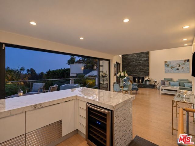 8380 Hollywood Boulevard, Los Angeles, CA 90069