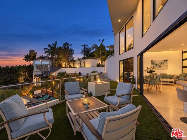 8380 Hollywood Boulevard, Los Angeles, CA 90069