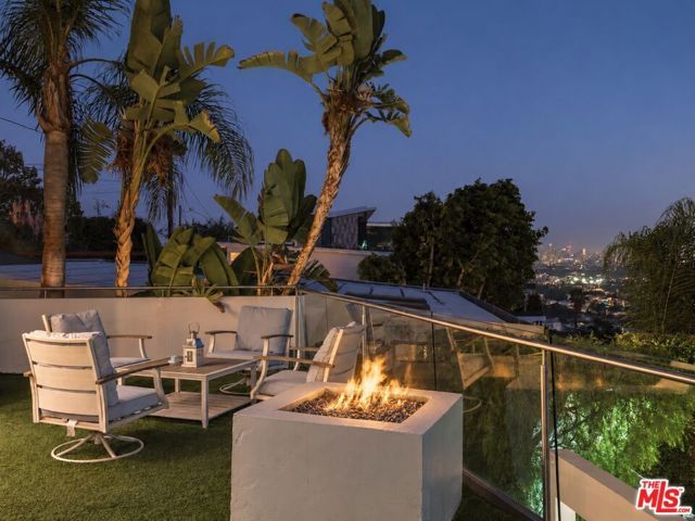 8380 Hollywood Boulevard, Los Angeles, CA 90069