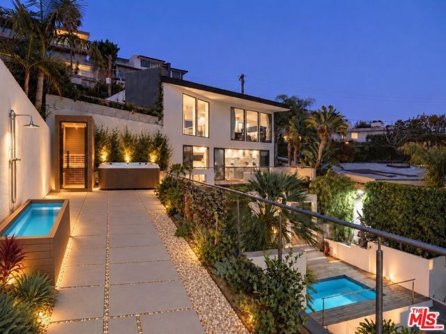 8380 Hollywood Boulevard, Los Angeles, CA 90069