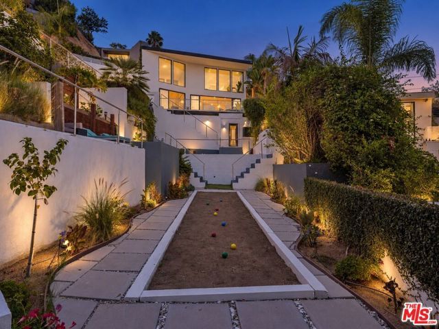 8380 Hollywood Boulevard, Los Angeles, CA 90069