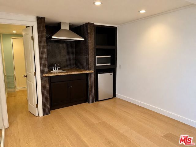 8380 Hollywood Boulevard, Los Angeles, CA 90069