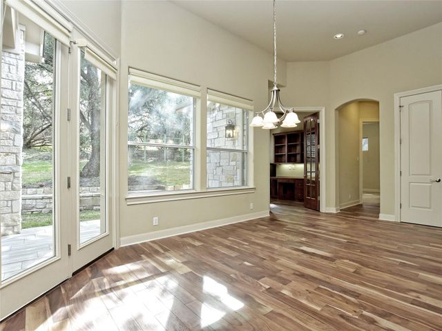 210 Clubhouse DR, Lakeway, TX 78734