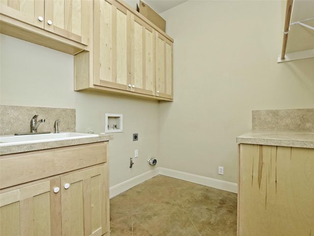 210 Clubhouse DR, Lakeway, TX 78734