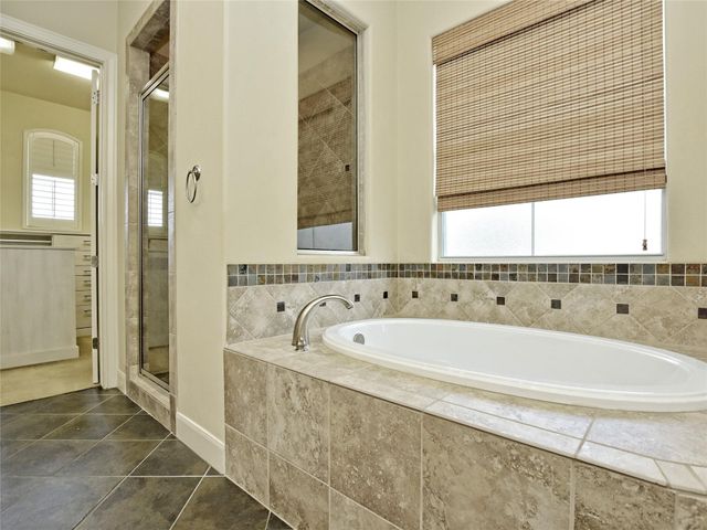 210 Clubhouse DR, Lakeway, TX 78734