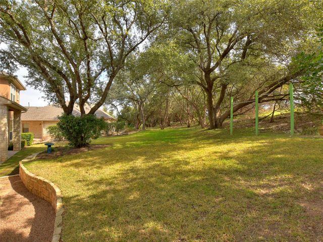 210 Clubhouse DR, Lakeway, TX 78734