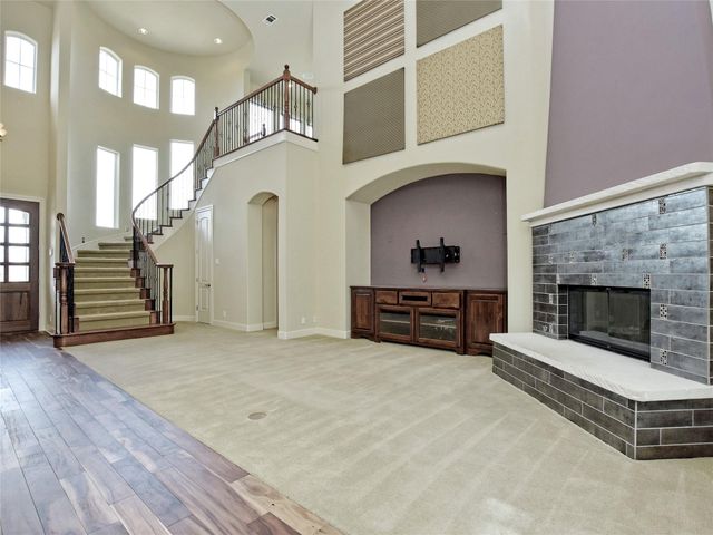 210 Clubhouse DR, Lakeway, TX 78734