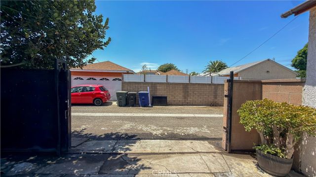 10239 Garfield, South Gate, CA 90280