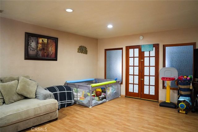 10239 Garfield, South Gate, CA 90280