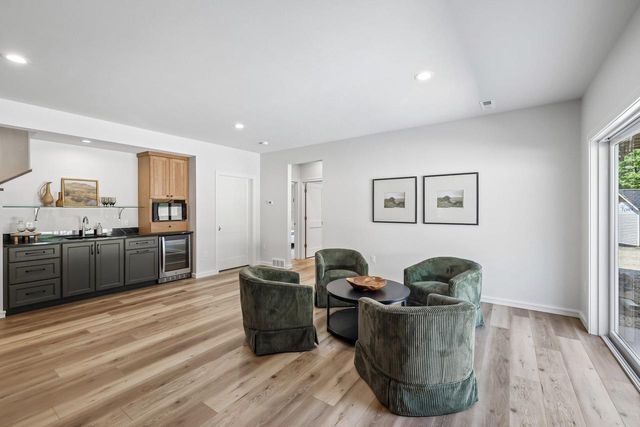 W8778 Blue Violet Court, Cambridge, WI 53523