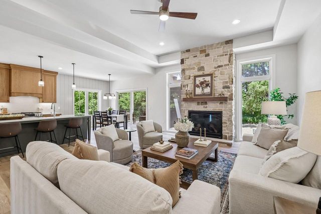 W8778 Blue Violet Court, Cambridge, WI 53523