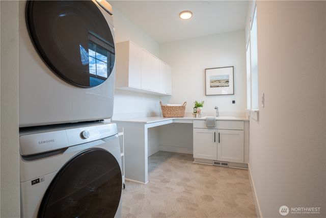 1744 Canyon Avenue SE, North Bend, WA 98045