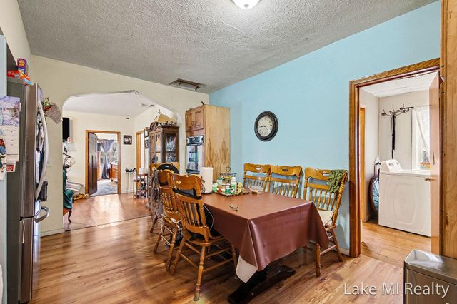 1053 3rd Street NW, Grand Rapids, MI 49504