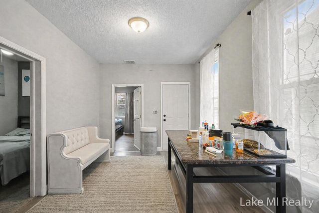 1053 3rd Street NW, Grand Rapids, MI 49504