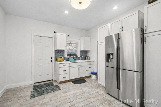 1053 3rd Street NW, Grand Rapids, MI 49504