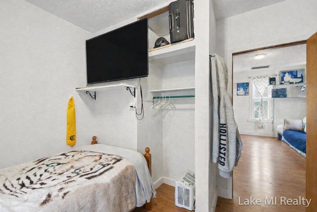 1053 3rd Street NW, Grand Rapids, MI 49504