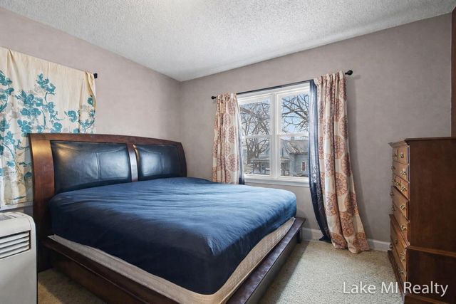 1053 3rd Street NW, Grand Rapids, MI 49504