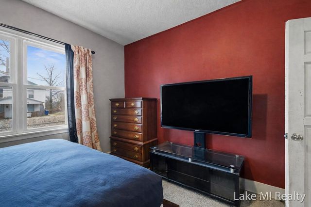 1053 3rd Street NW, Grand Rapids, MI 49504