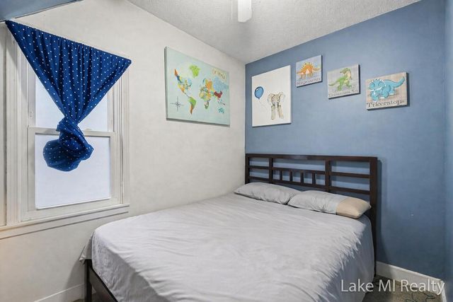 1053 3rd Street NW, Grand Rapids, MI 49504