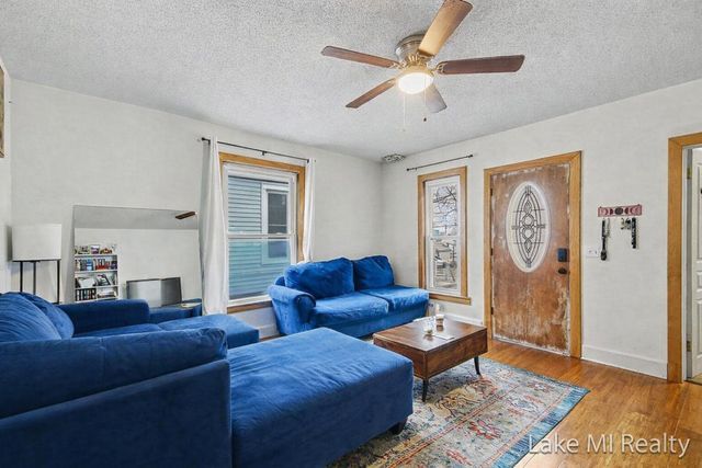 1053 3rd Street NW, Grand Rapids, MI 49504