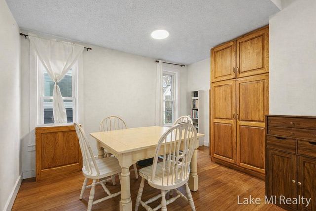 1053 3rd Street NW, Grand Rapids, MI 49504