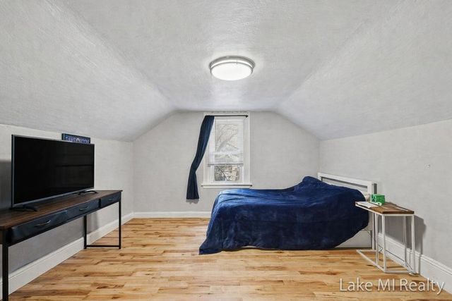 1053 3rd Street NW, Grand Rapids, MI 49504