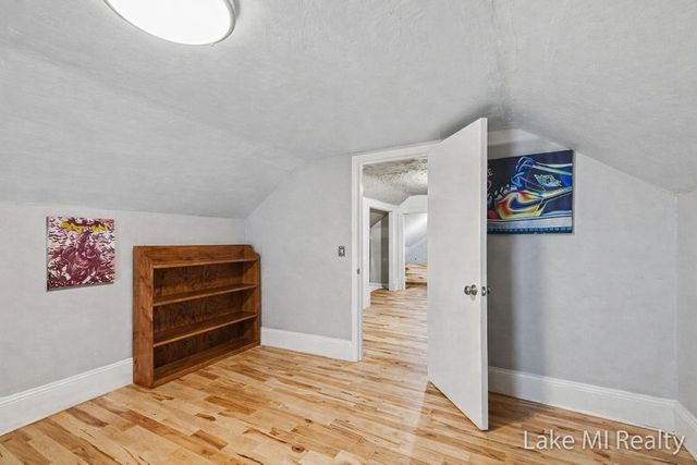 1053 3rd Street NW, Grand Rapids, MI 49504