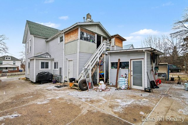 1053 3rd Street NW, Grand Rapids, MI 49504