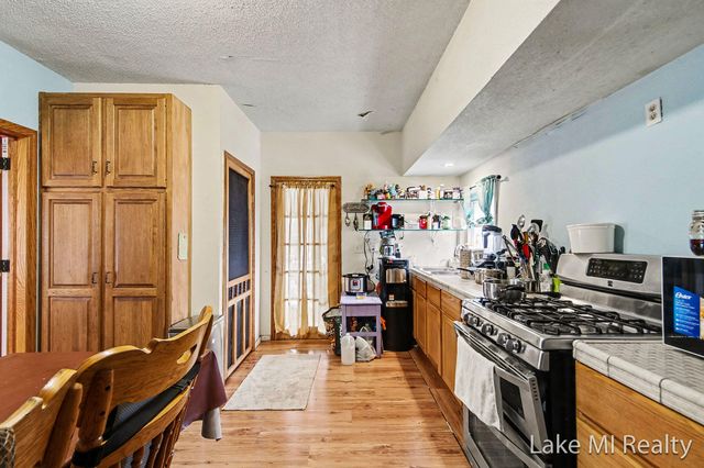 1053 3rd Street NW, Grand Rapids, MI 49504