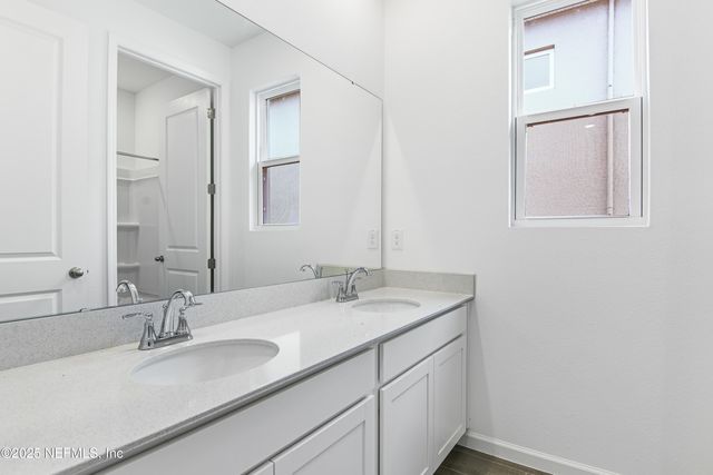 328 ALEXANDRITE Street, Deland, FL 32720