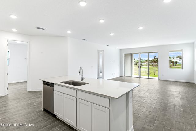 328 ALEXANDRITE Street, Deland, FL 32720