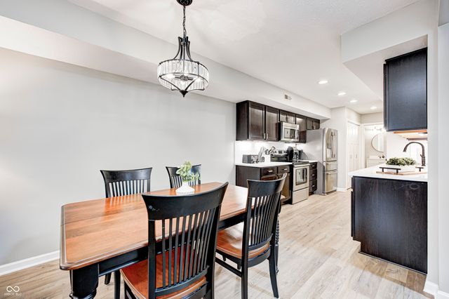 1513 Newport Lane, Zionsville, IN 46077