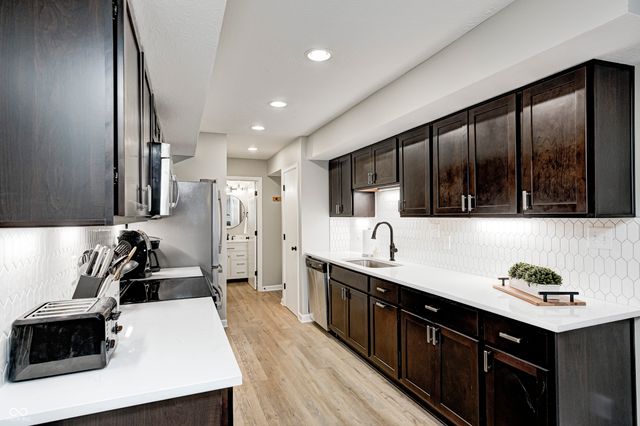 1513 Newport Lane, Zionsville, IN 46077