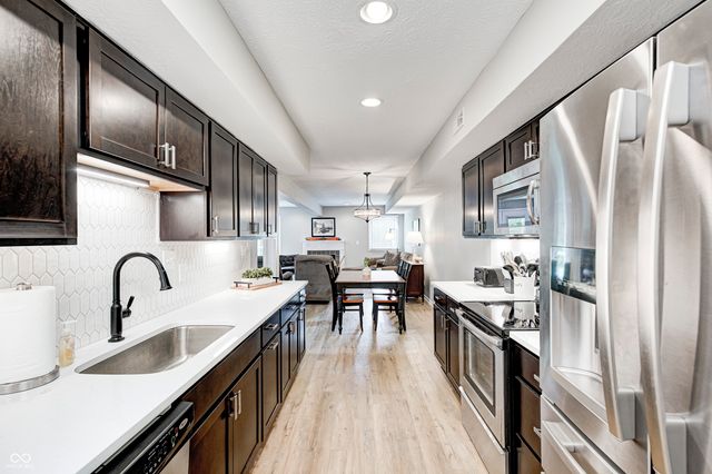 1513 Newport Lane, Zionsville, IN 46077