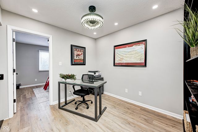 1513 Newport Lane, Zionsville, IN 46077