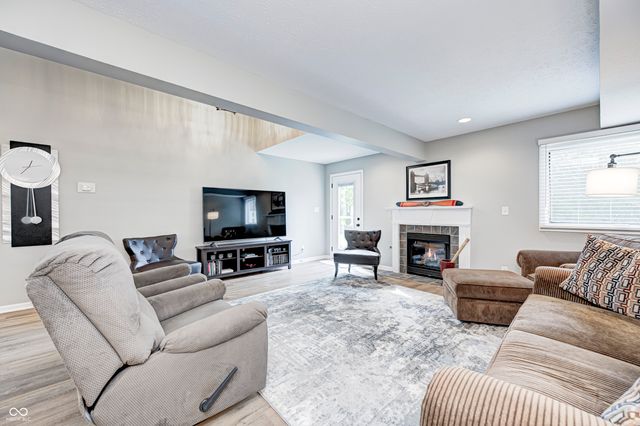 1513 Newport Lane, Zionsville, IN 46077