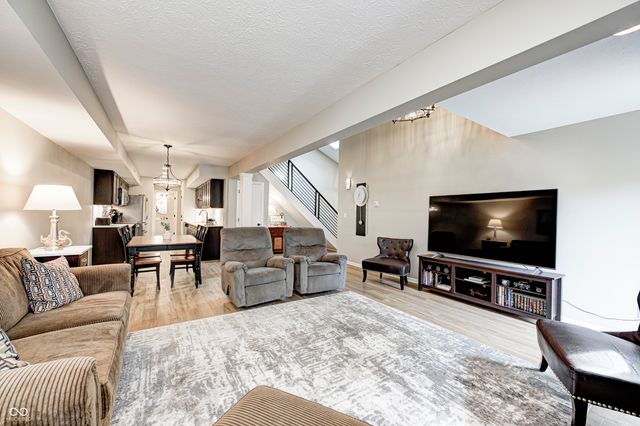 1513 Newport Lane, Zionsville, IN 46077