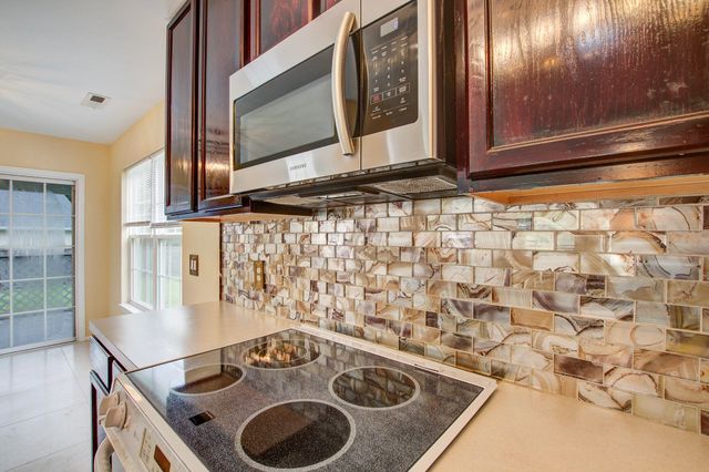 202 Seneca River Drive, Summerville, SC 29485