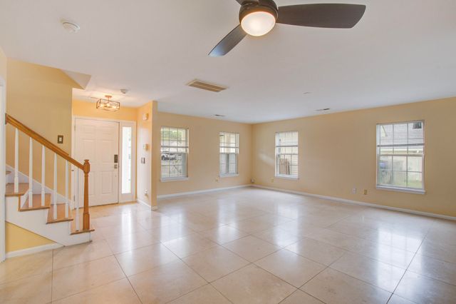 202 Seneca River Drive, Summerville, SC 29485