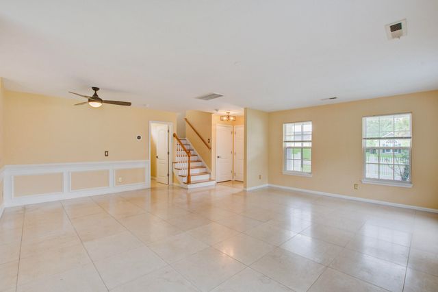 202 Seneca River Drive, Summerville, SC 29485