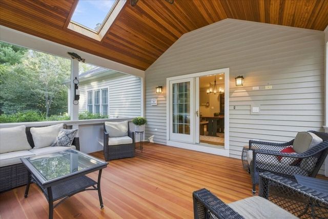 11 Evergreen Rd, Norfolk, MA 02056