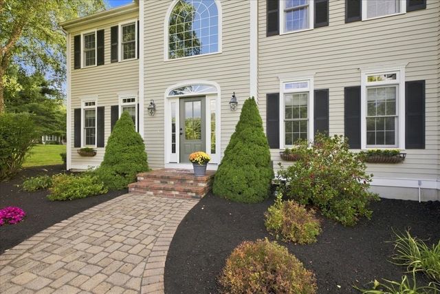 11 Evergreen Rd, Norfolk, MA 02056