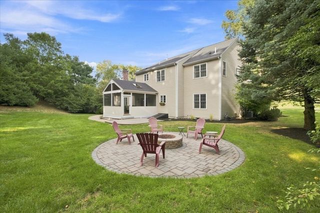 11 Evergreen Rd, Norfolk, MA 02056