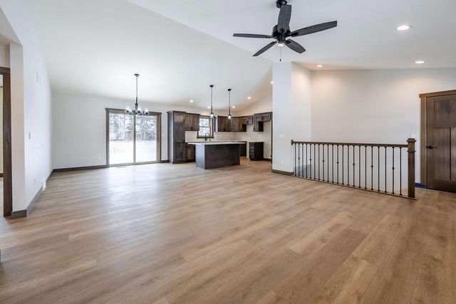 1827 Golden Gate WAY, Holmen, WI 54636