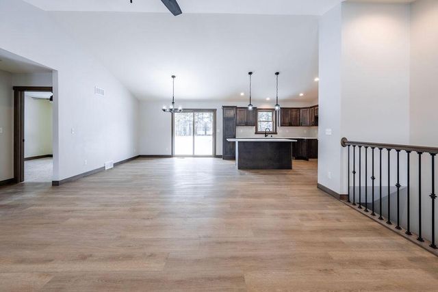 1827 Golden Gate WAY, Holmen, WI 54636