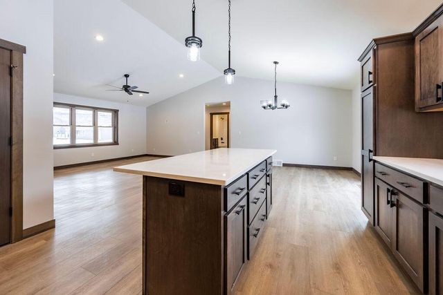 1827 Golden Gate WAY, Holmen, WI 54636