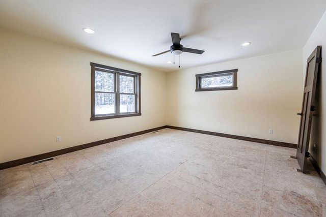 1827 Golden Gate WAY, Holmen, WI 54636