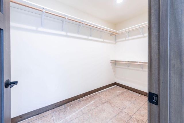 1827 Golden Gate WAY, Holmen, WI 54636